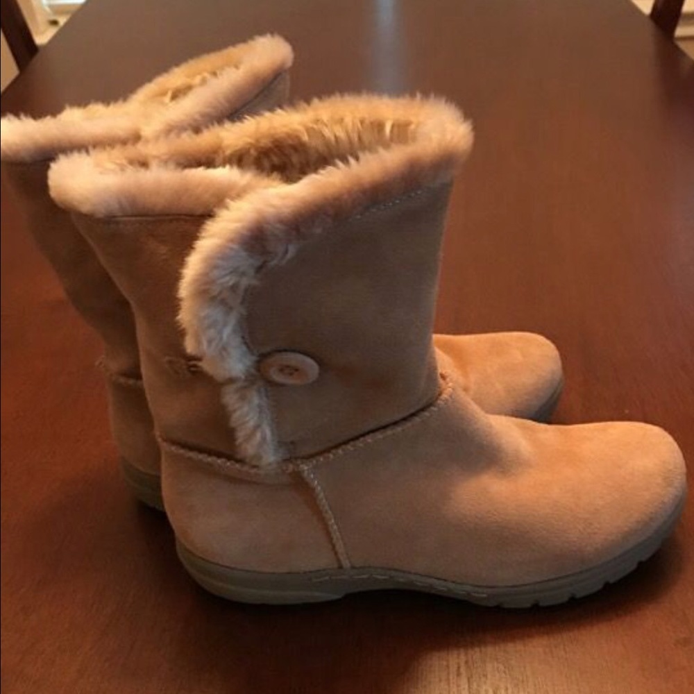 Bass boots